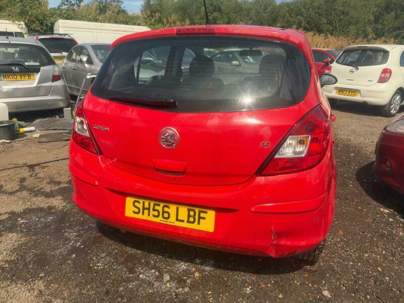 Vauxhall Corsa 1.2I 16V Club Red #4