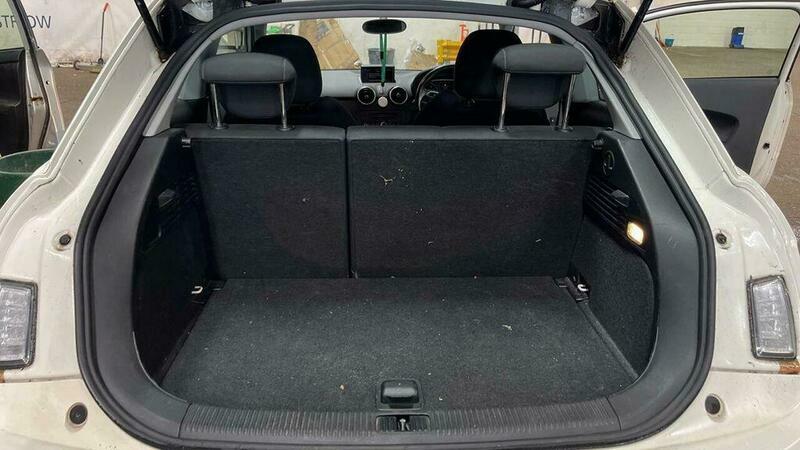 Audi A1 A1 S Line Black Edition Tfsi S-a White #9