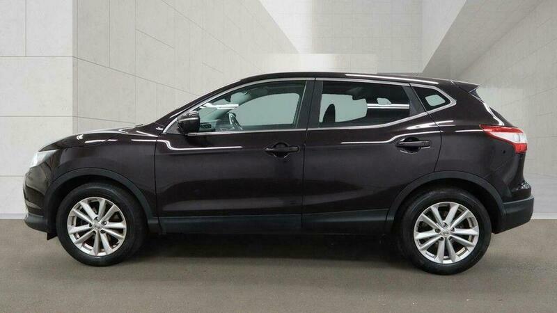 Nissan Qashqai 1.5 Dci Acenta Premium Black #6