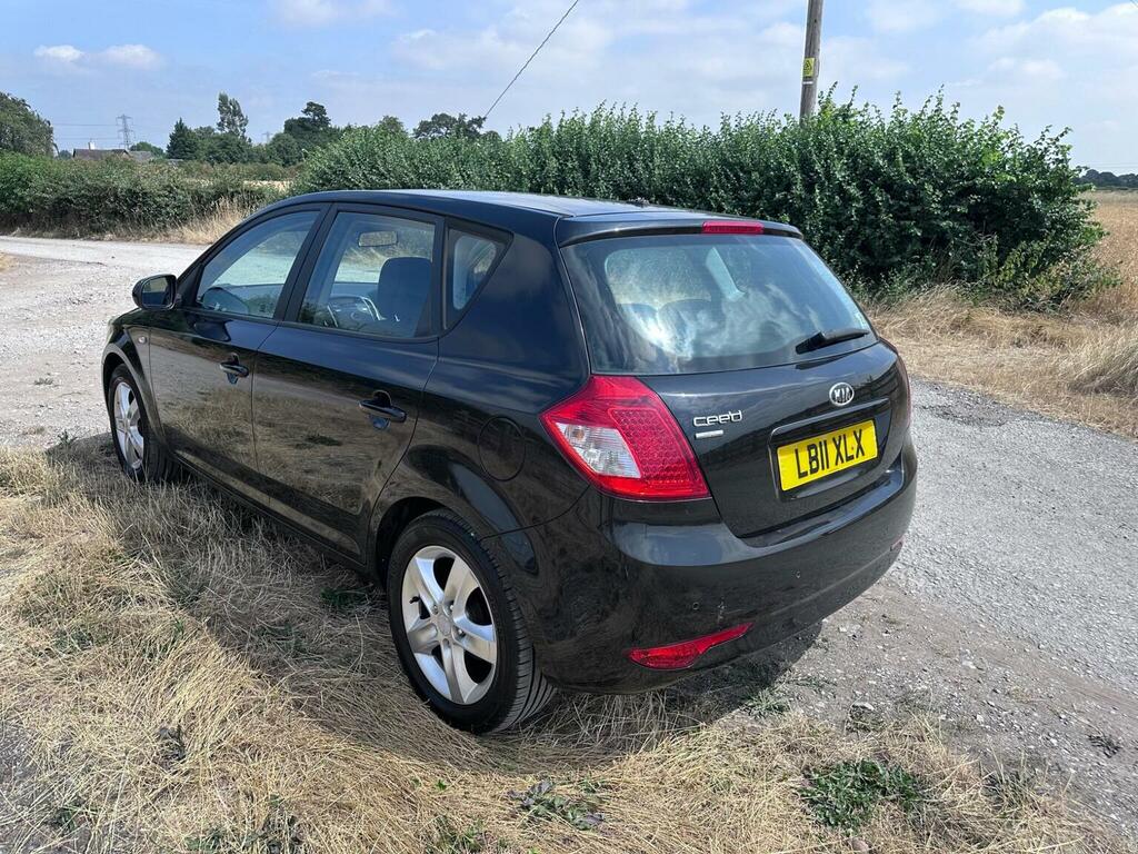 Kia Ceed 1.6 Crdi Vr-7 Hatchback Euro 5 Black #4