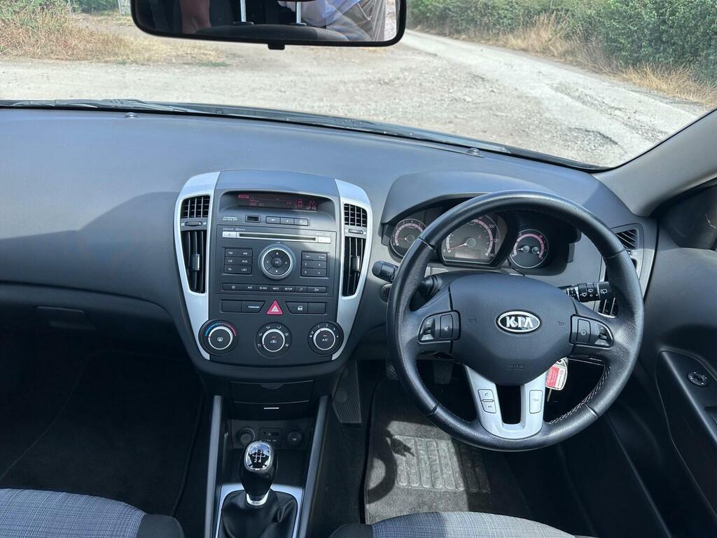 Kia Ceed 1.6 Crdi Vr-7 Hatchback Euro 5 Black #21