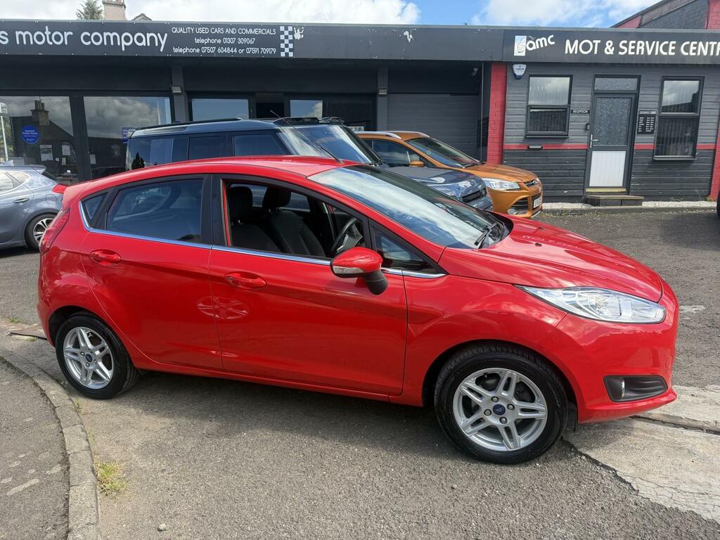 Ford Fiesta Hatchback 1.3 Zetec 2013 Red #4