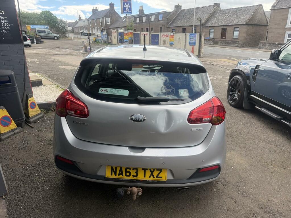 Kia Ceed 1.6 Crdi Ecodynamics 2 Silver #6