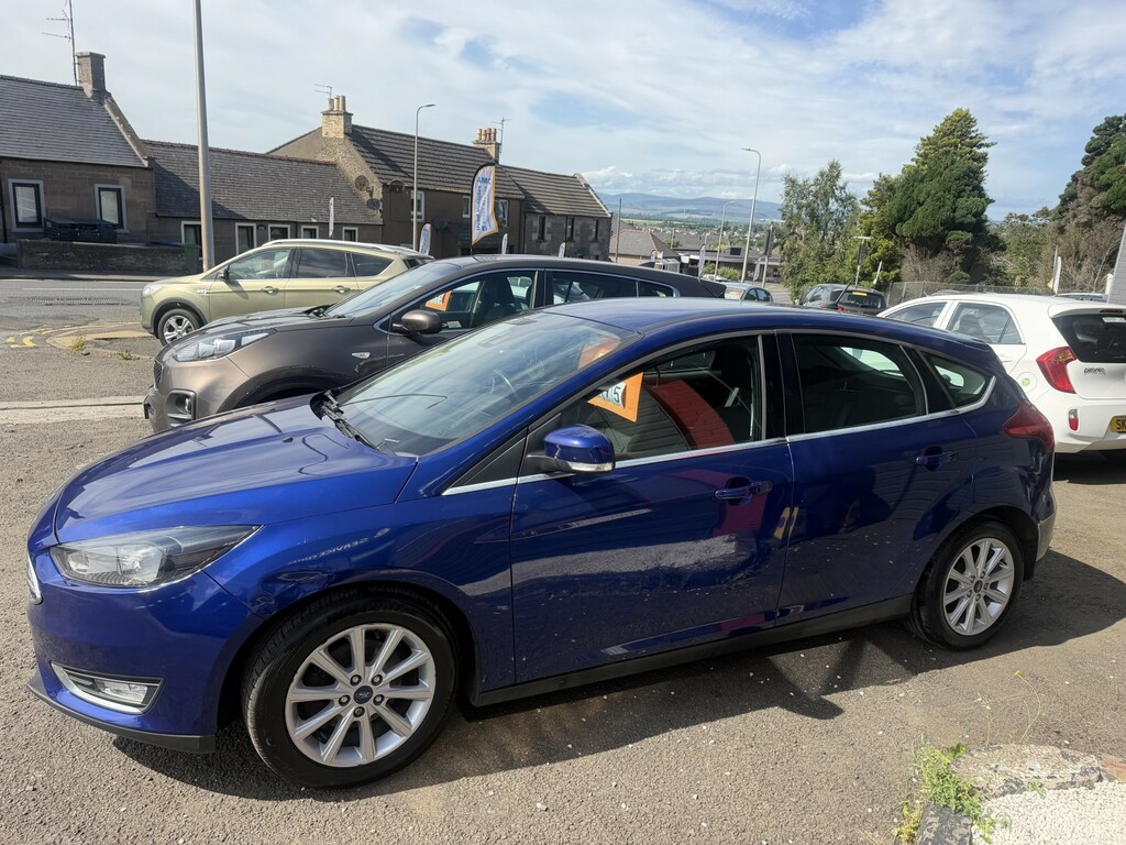 Ford Focus Hatchback 1.5 Tdci Titanium 201717 NU17CVY Blue #4