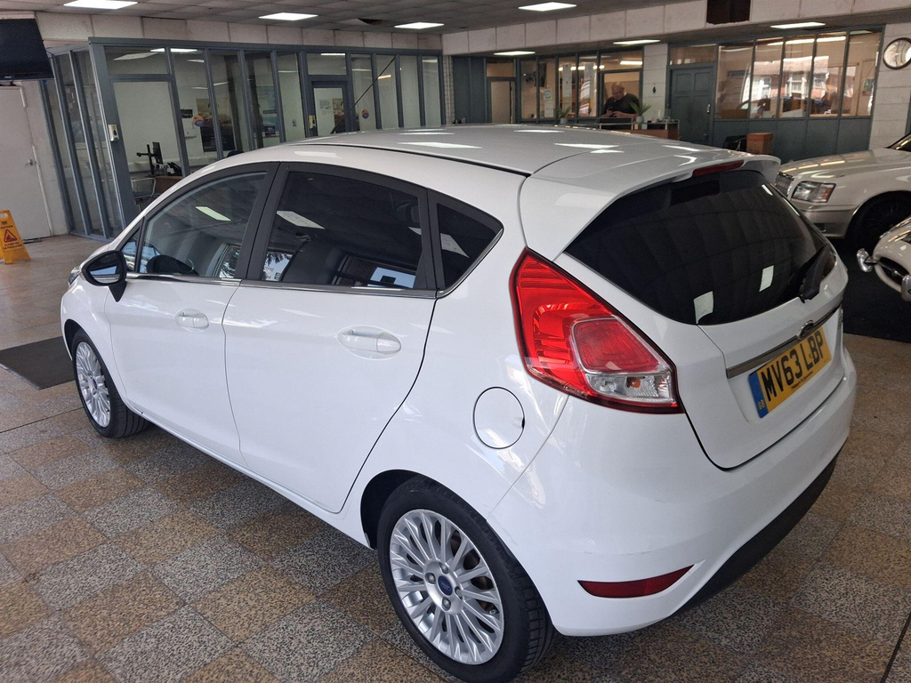 Ford Fiesta Hatchback MV63LBP White #4