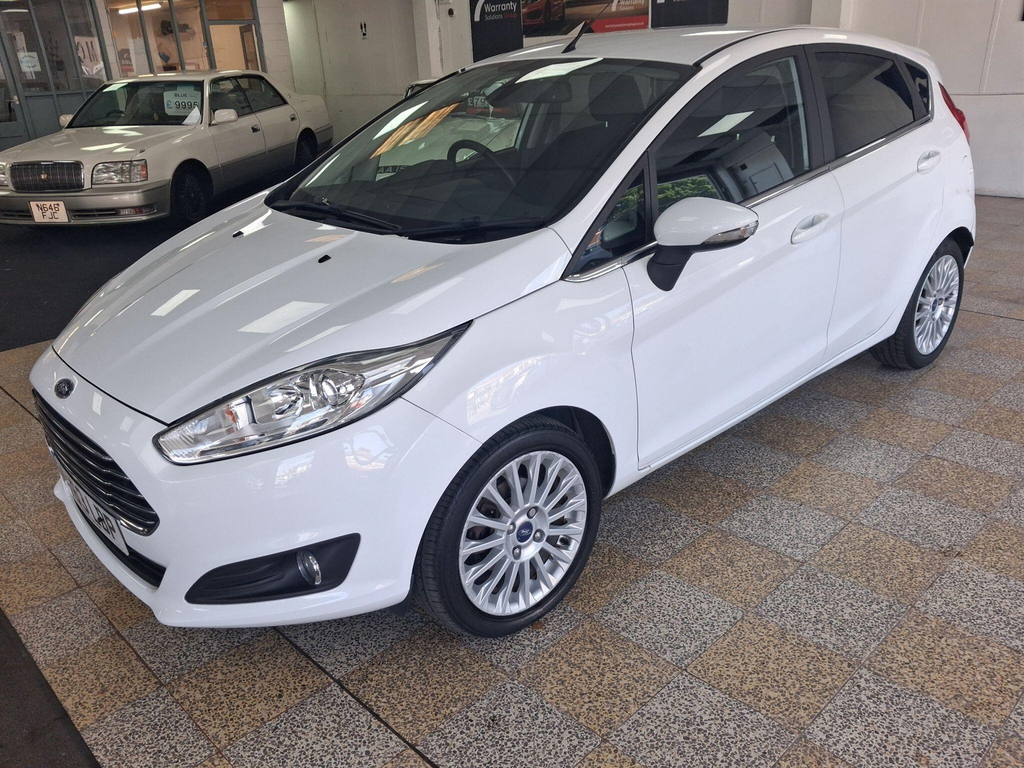 Ford Fiesta Hatchback MV63LBP White #5