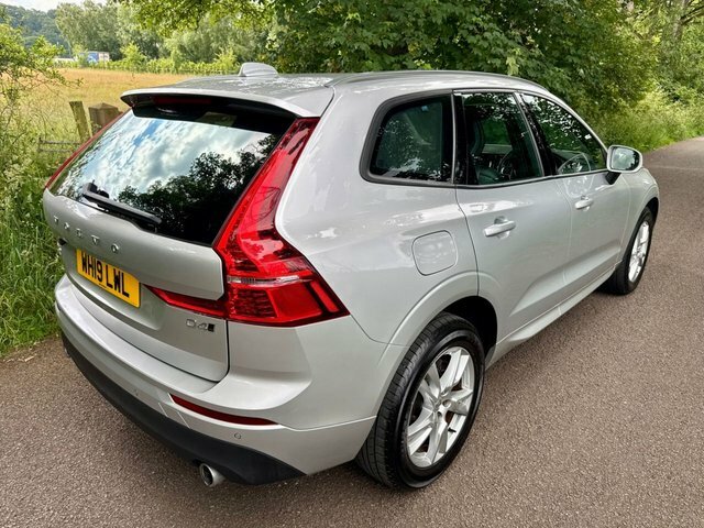 Volvo XC60 2.0 D4 Momentum Suv Awd Euro WH19LWL Black #4