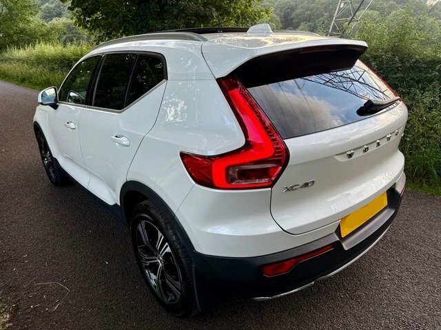 Volvo XC40 2.0 D4 Inscription Pro Suv Aw KP19YLR Black #3