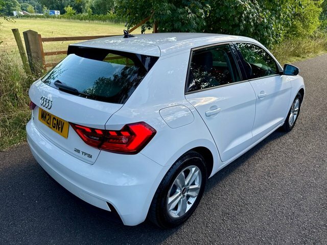 Audi A1 1.0 Tfsi 25 Technik Sportback Eu MK21GNV White #4
