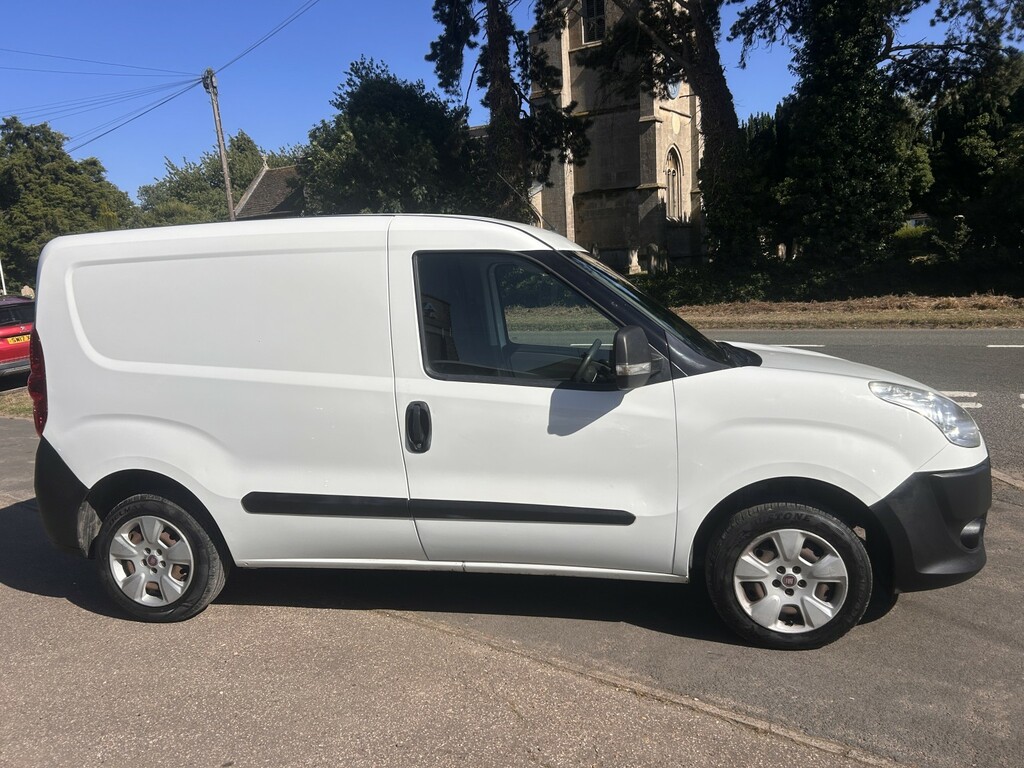 Fiat Doblo 1.3 Doblo Cargo Cargo 1.3 90 Multijet Ii White #6