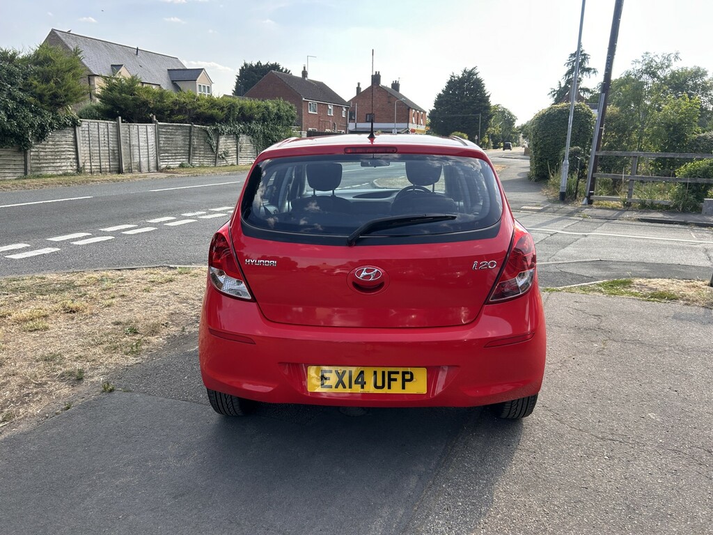 Hyundai I20 1.2 Active Red #4