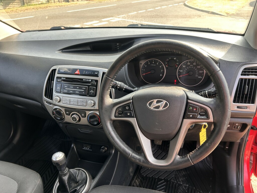 Hyundai I20 Active Red #13