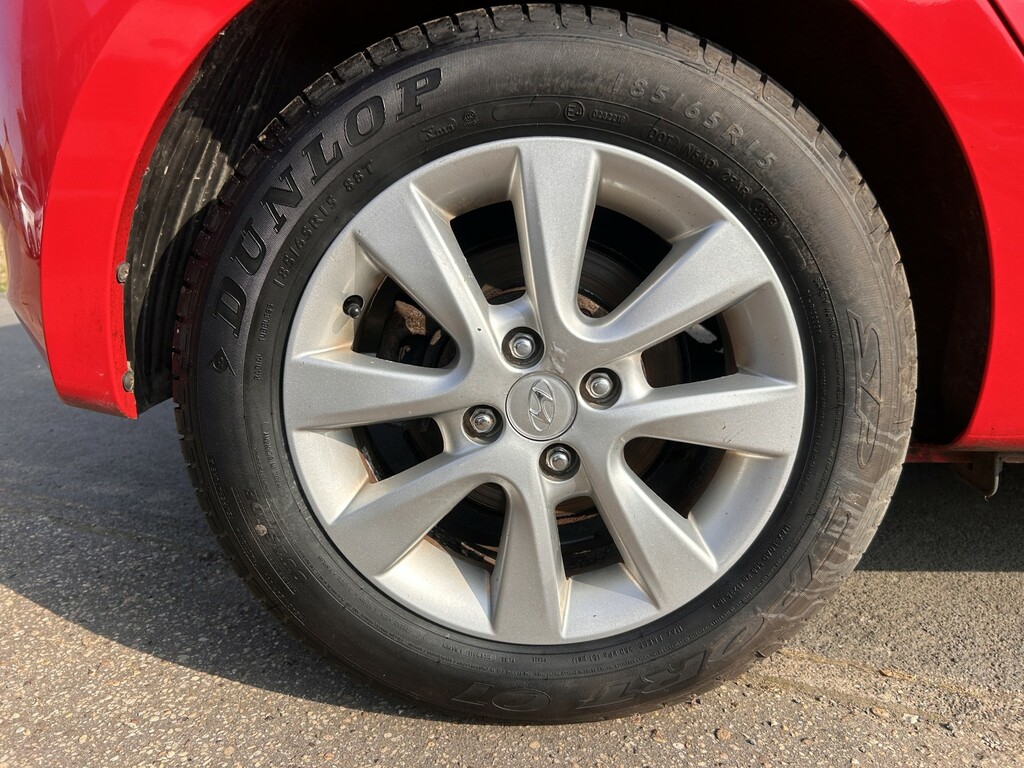 Hyundai I20 Active Red #19