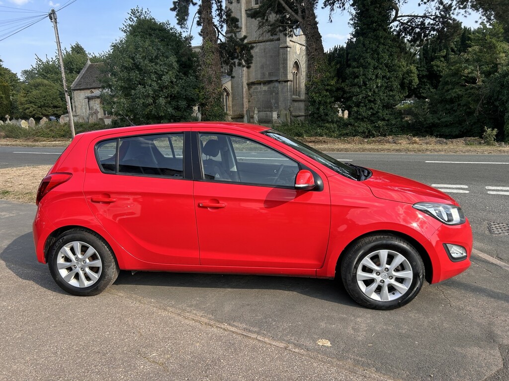 Hyundai I20 1.2 Active Red #6