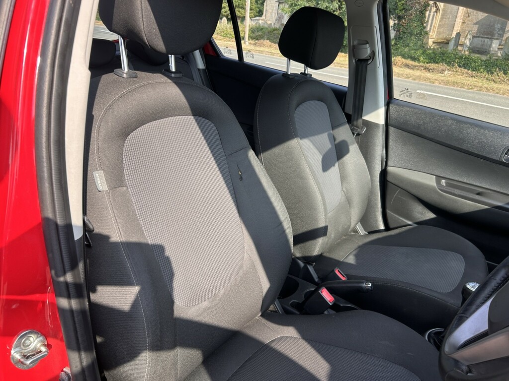 Hyundai I20 Active Red #11