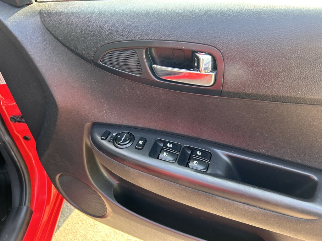 Hyundai I20 Active Red #12