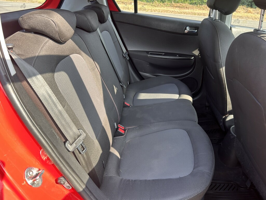 Hyundai I20 Active Red #9