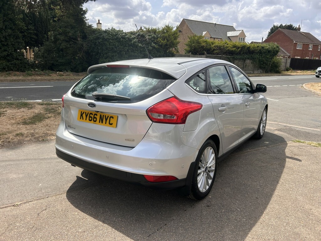 Ford Focus Hatchback 1.0 T Ecoboost Titanium X 2016 Silver #5