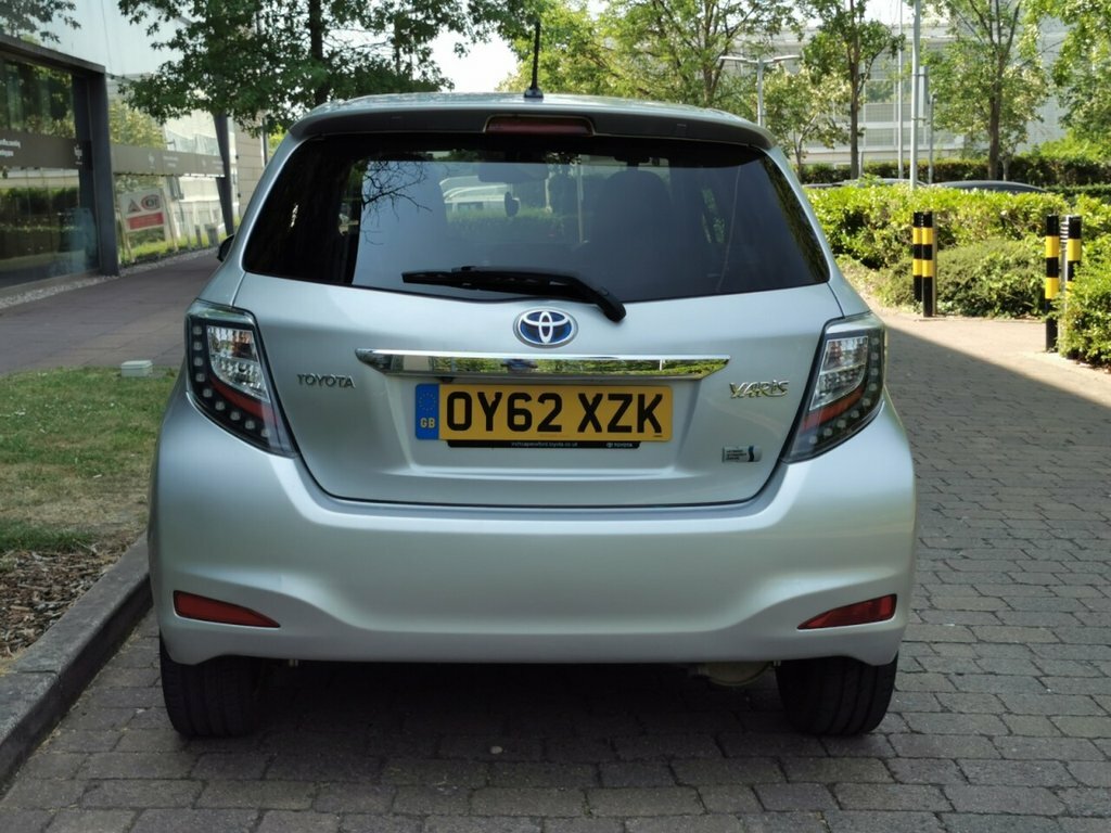 Toyota Yaris 1.5L T Spirit Silver #6