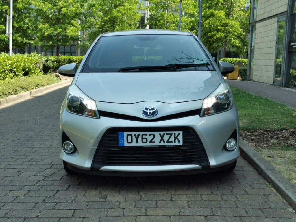 Toyota Yaris 1.5L T Spirit Silver #3