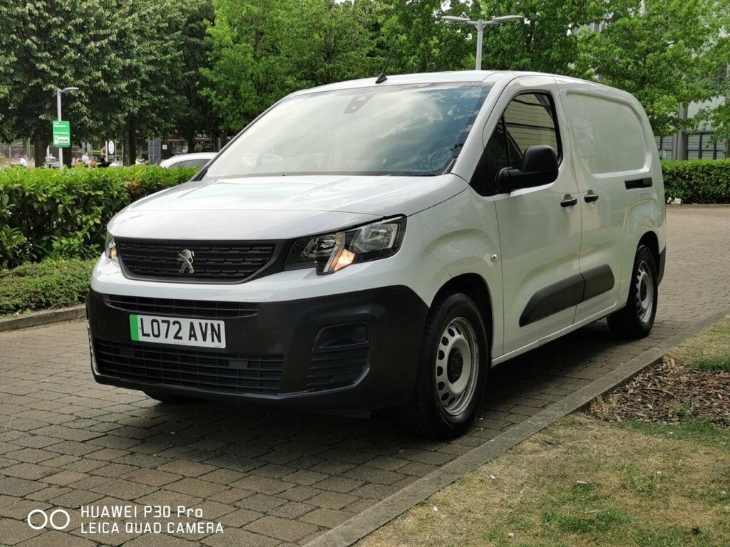 Peugeot E-Partner Combi White #4