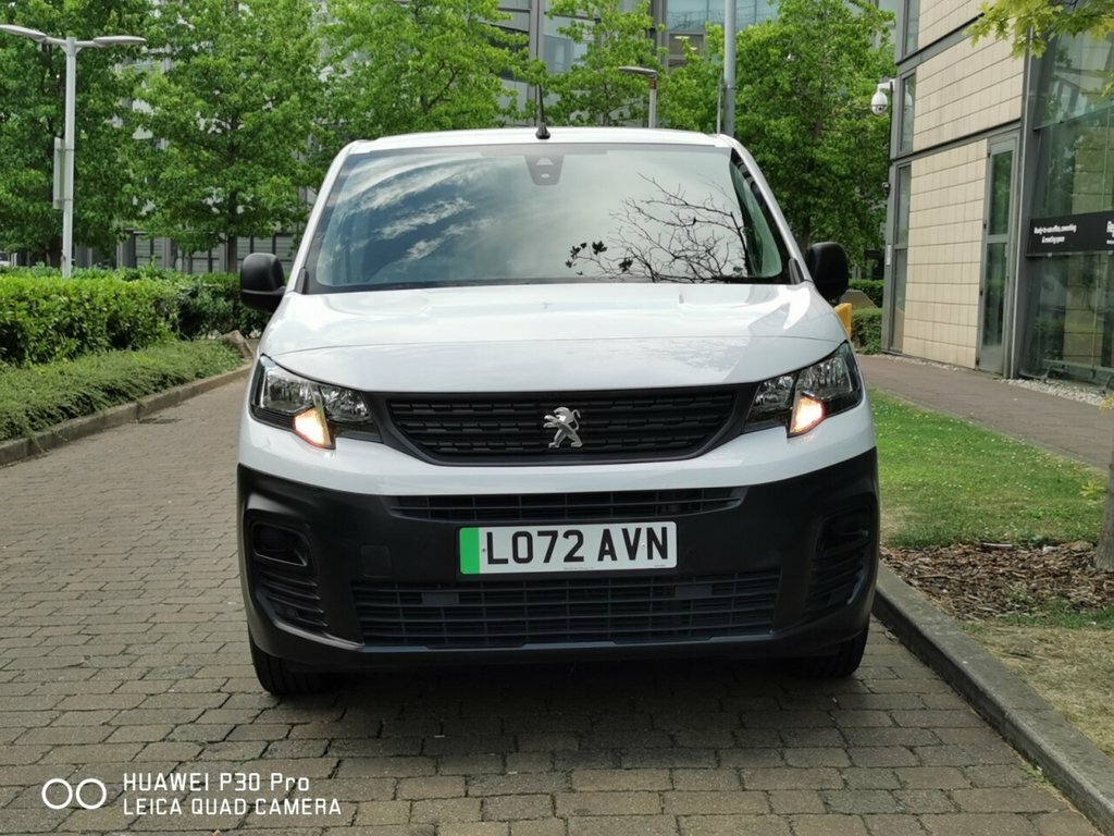 Peugeot E-Partner Combi White #3