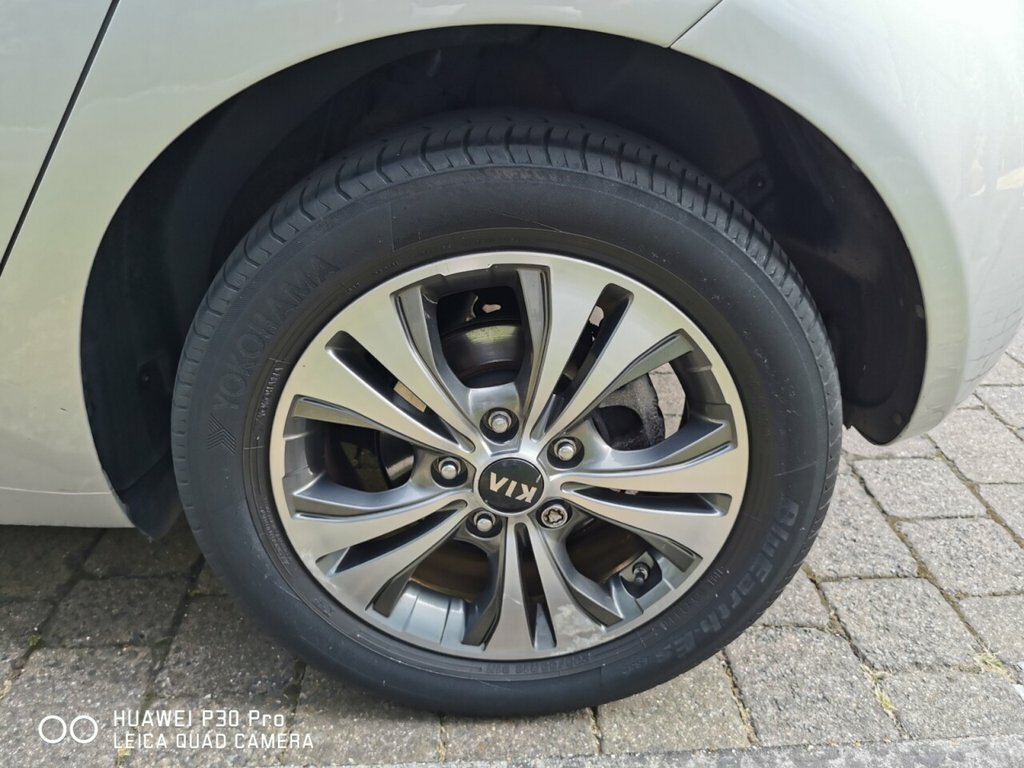 Kia Venga 3 123 Bhp White #17