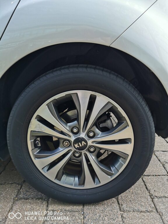 Kia Venga 1.6L 2 Silver #3