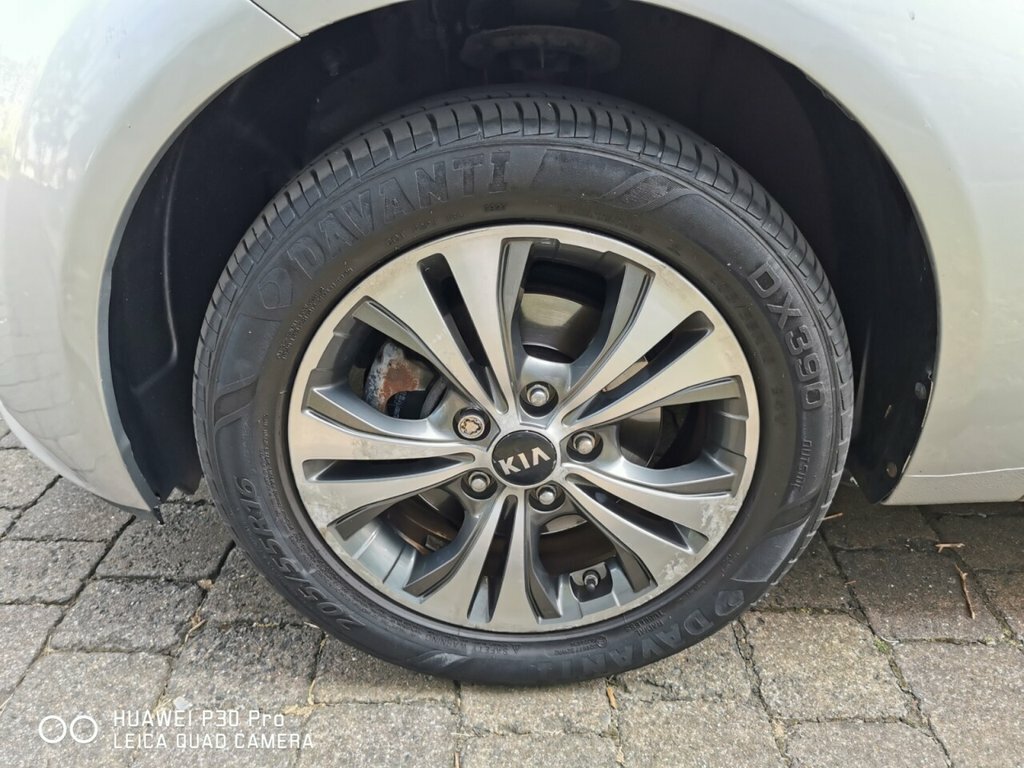 Kia Venga 3 123 Bhp White #16