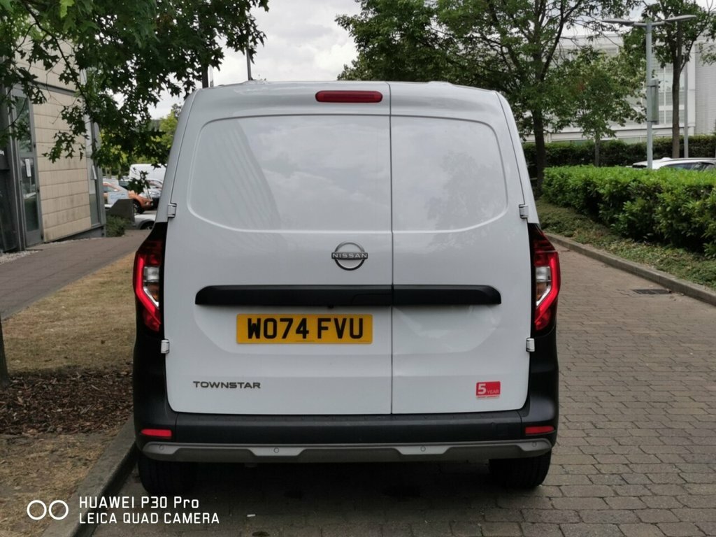 Nissan TOWNSTAR 1.3L Acenta 6Dr White #5
