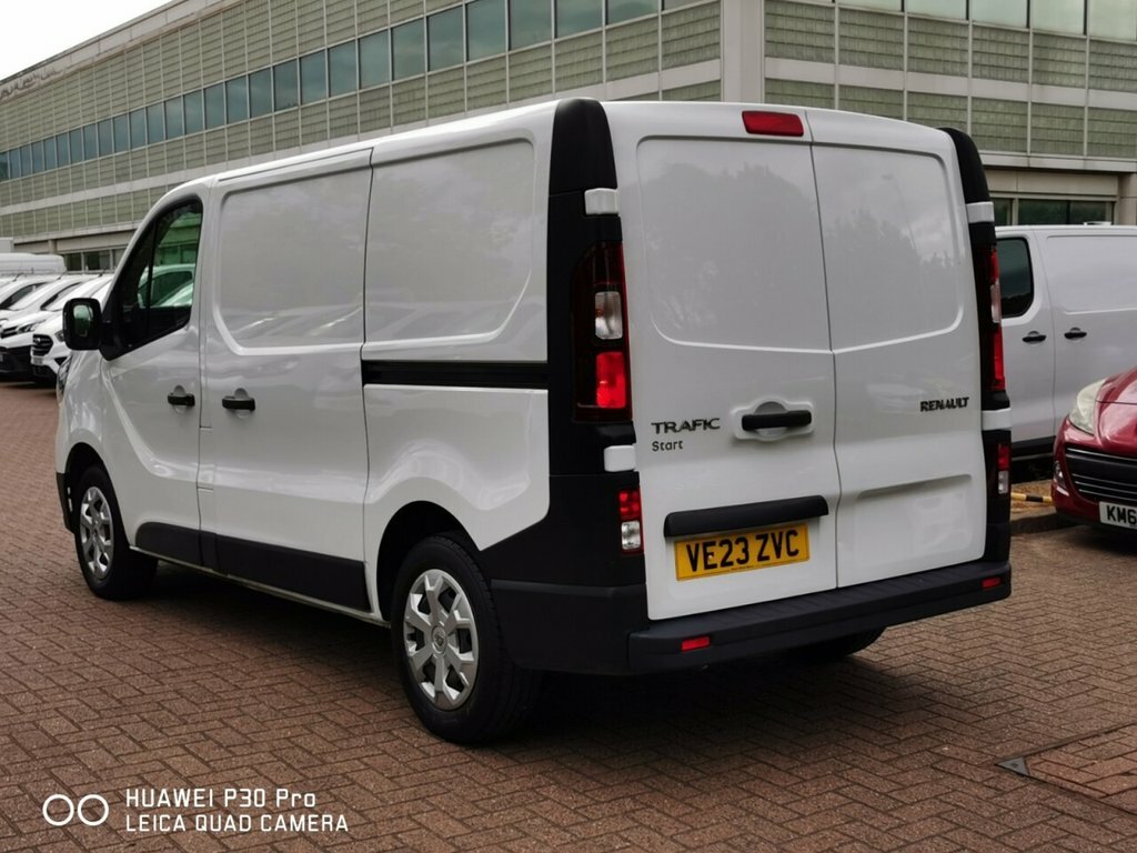 Renault Trafic 2L Start White #4