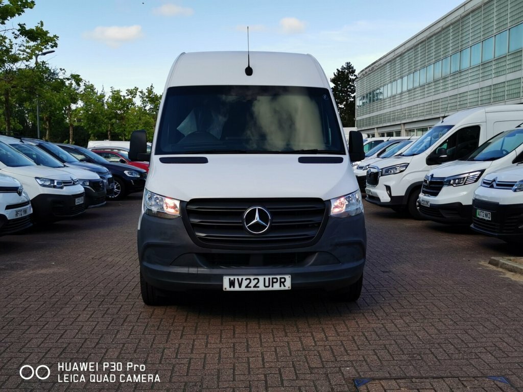 Mercedes-Benz Sprinter 2L Progressive White #2