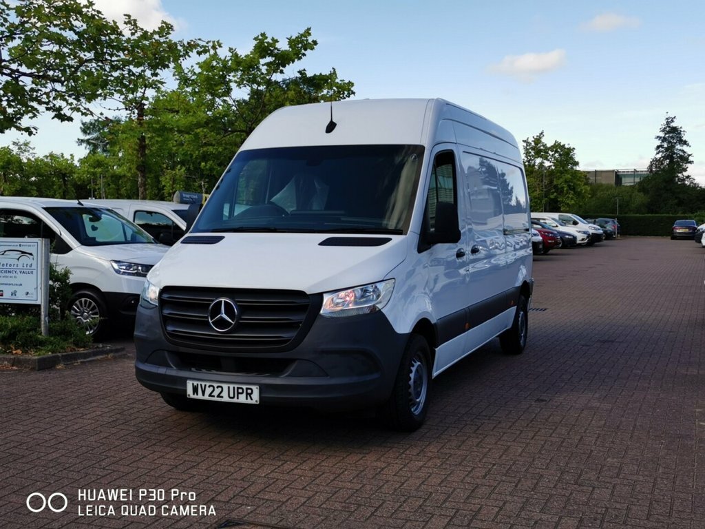 Mercedes-Benz Sprinter 2L Progressive White #3