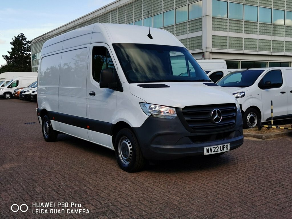 Mercedes-Benz Sprinter 2L Progressive White