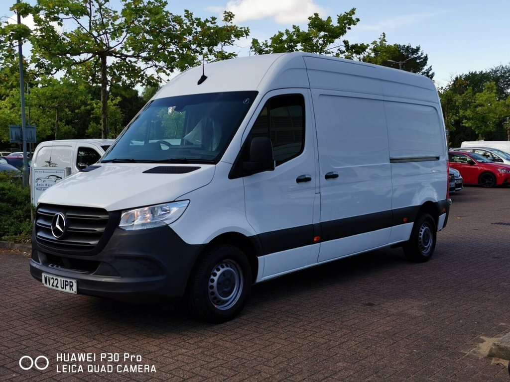Mercedes-Benz Sprinter 2L Progressive White #4