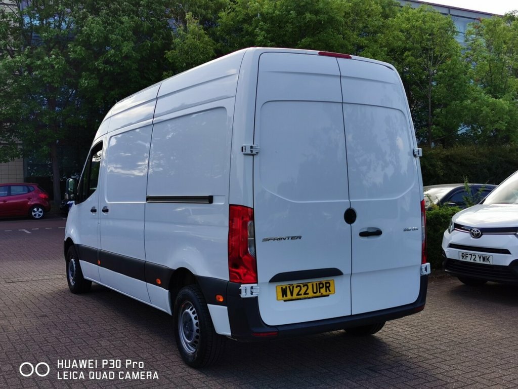 Mercedes-Benz Sprinter 2L Progressive White #5