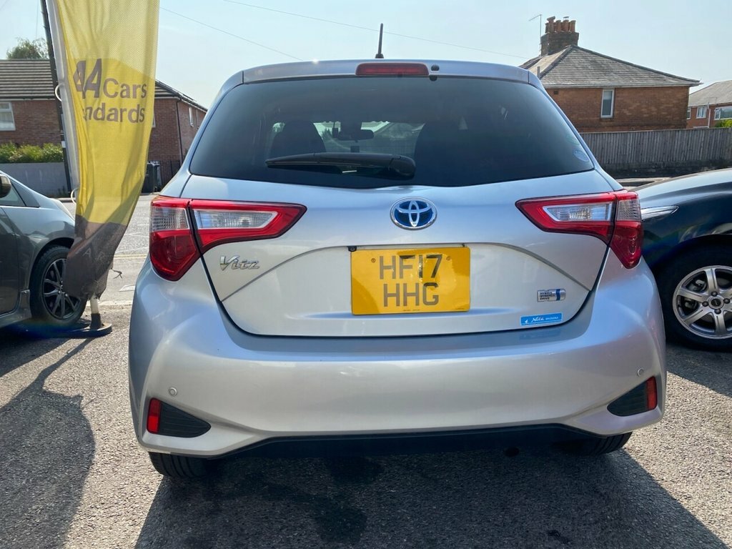 Toyota Yaris Hatchback HF17HHG Silver #4