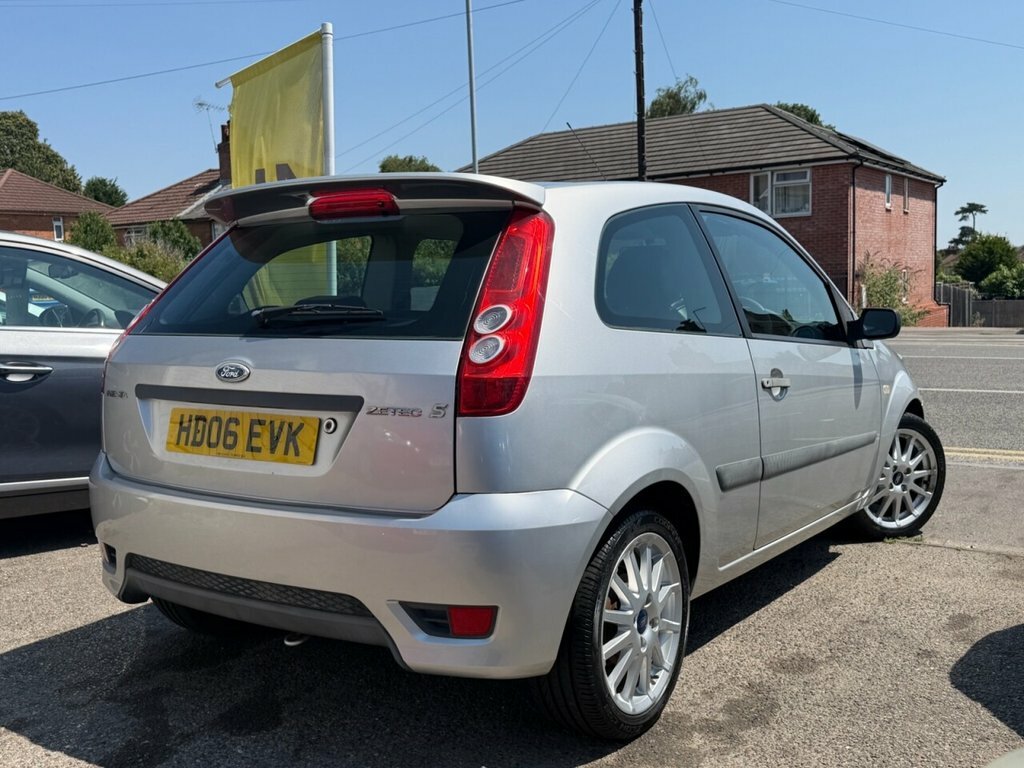 Ford Fiesta 1.6L Zetec S Silver #4