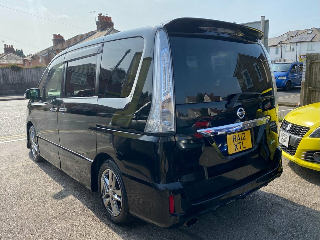 Nissan Serena Mpv Black #4