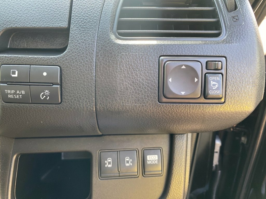 Nissan Serena 2013 Model 8 White #21