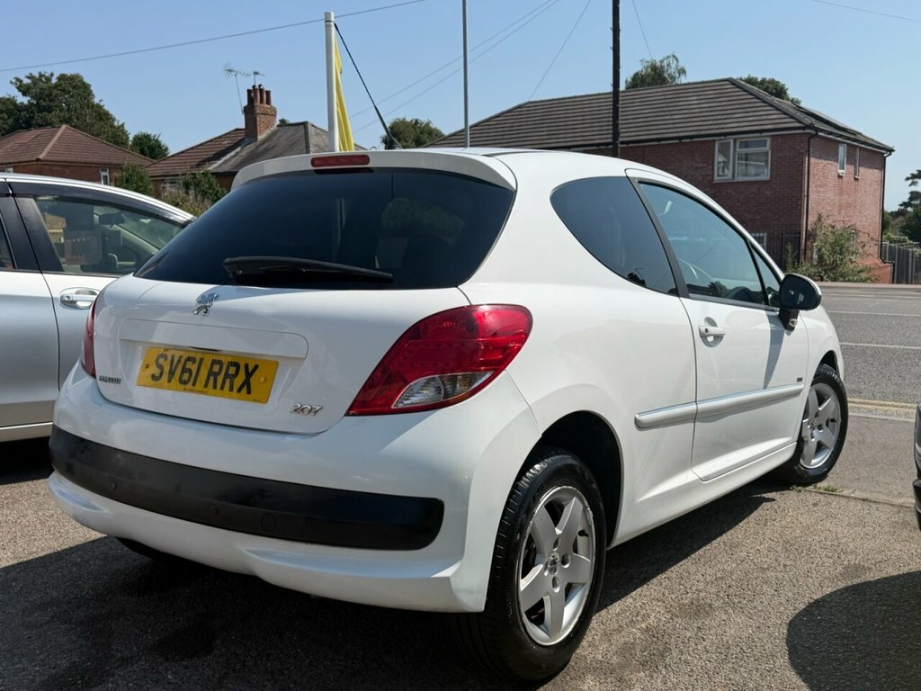Peugeot 207 1.4L Sportium White #4