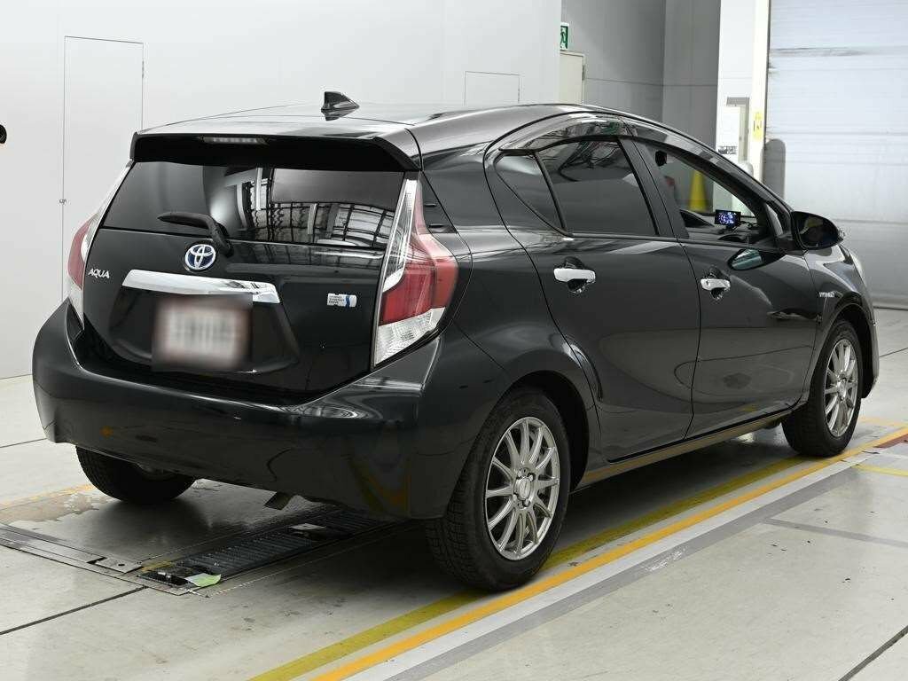 Toyota Aqua Hatchback Black #4