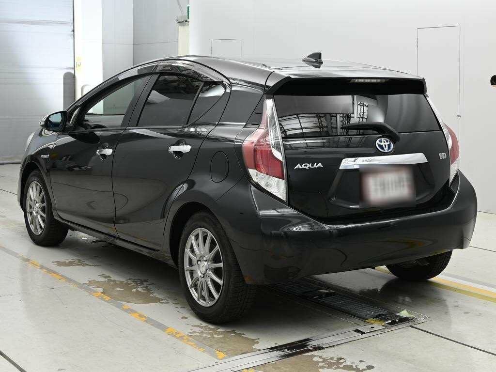 Toyota Aqua Hatchback Black #6