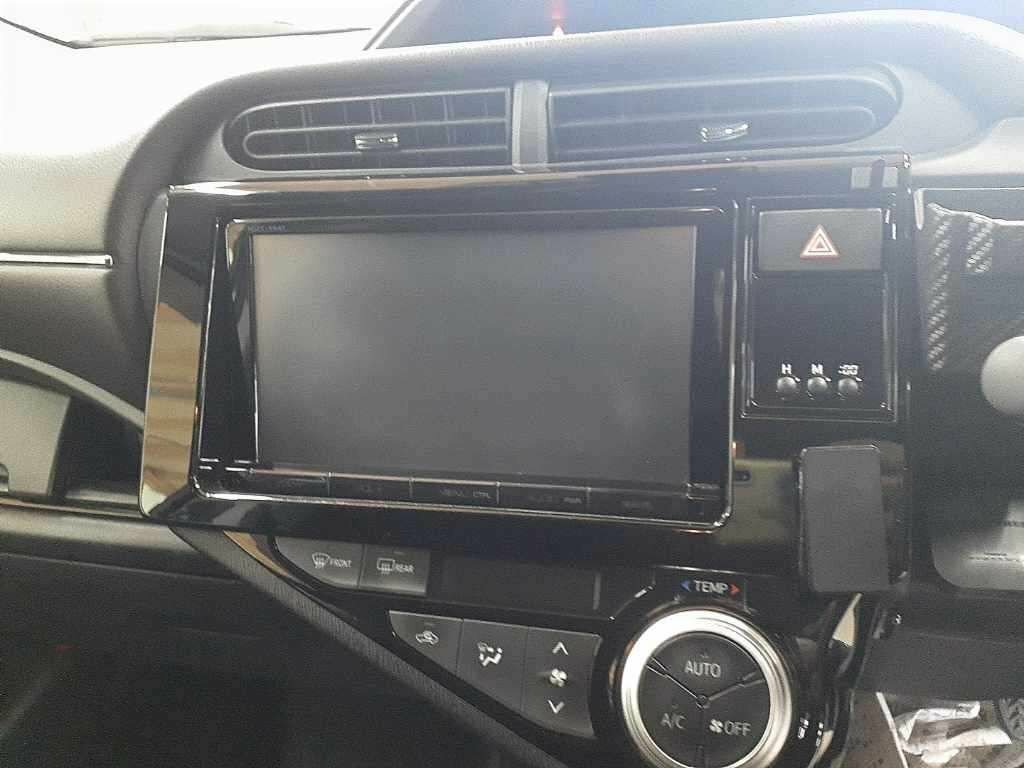 Toyota Aqua 1.5 Hybrid Black #12