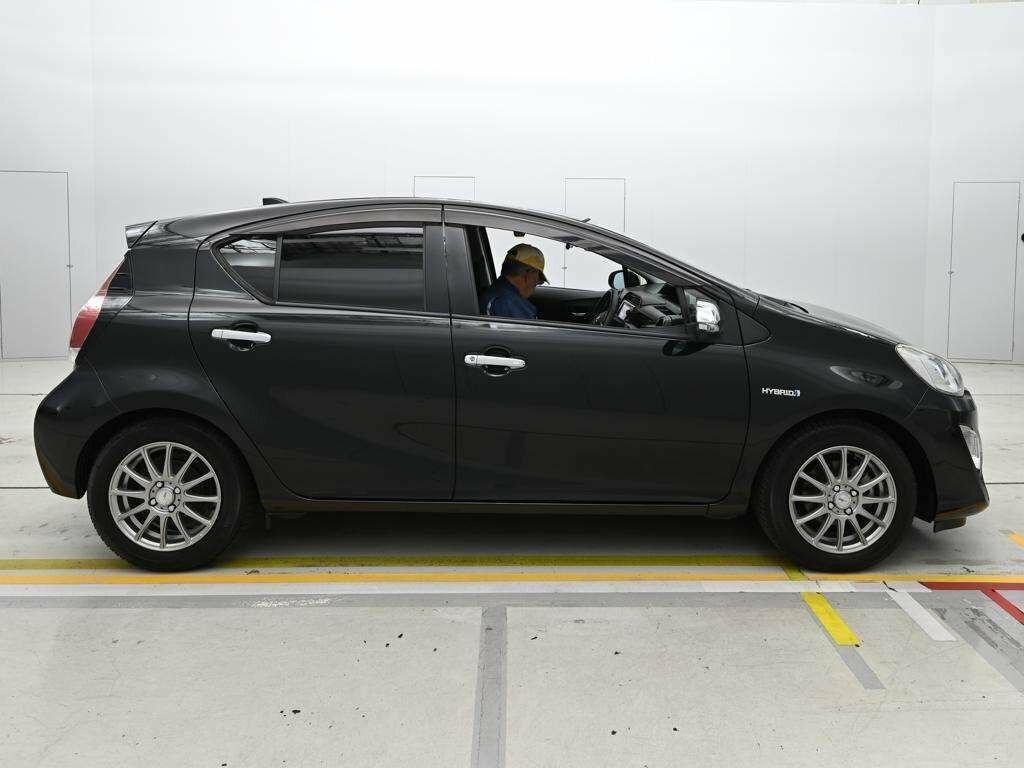 Toyota Aqua Hatchback Black #5