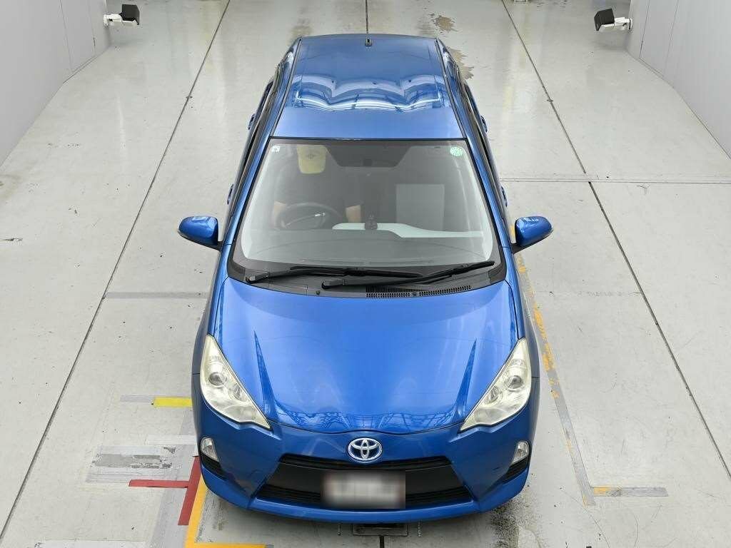 Toyota Aqua Hatchback Blue #2