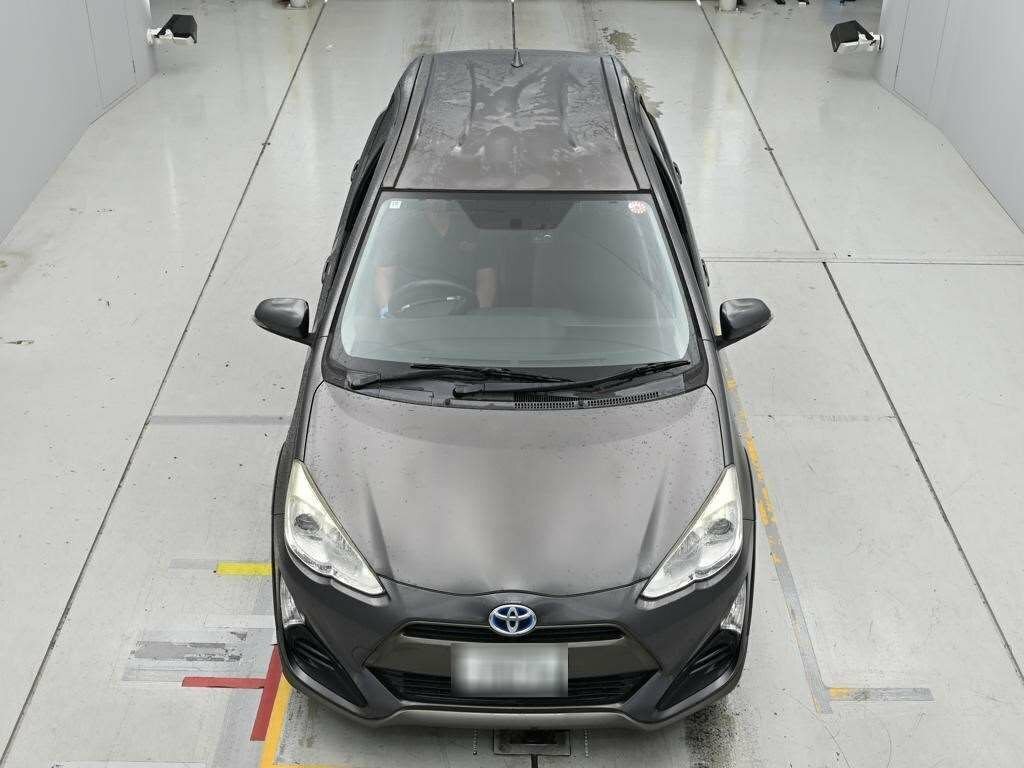 Toyota Aqua Hatchback Grey #2