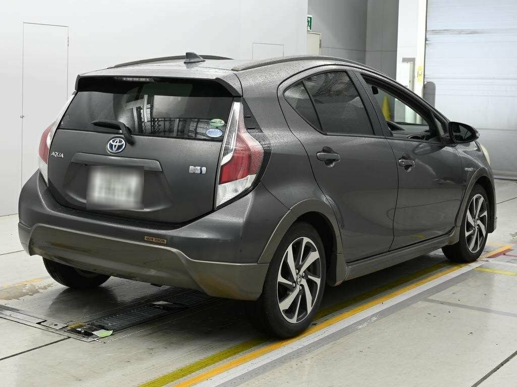 Toyota Aqua Hatchback Grey #4