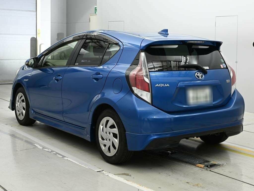 Toyota Aqua Hatchback Blue #5