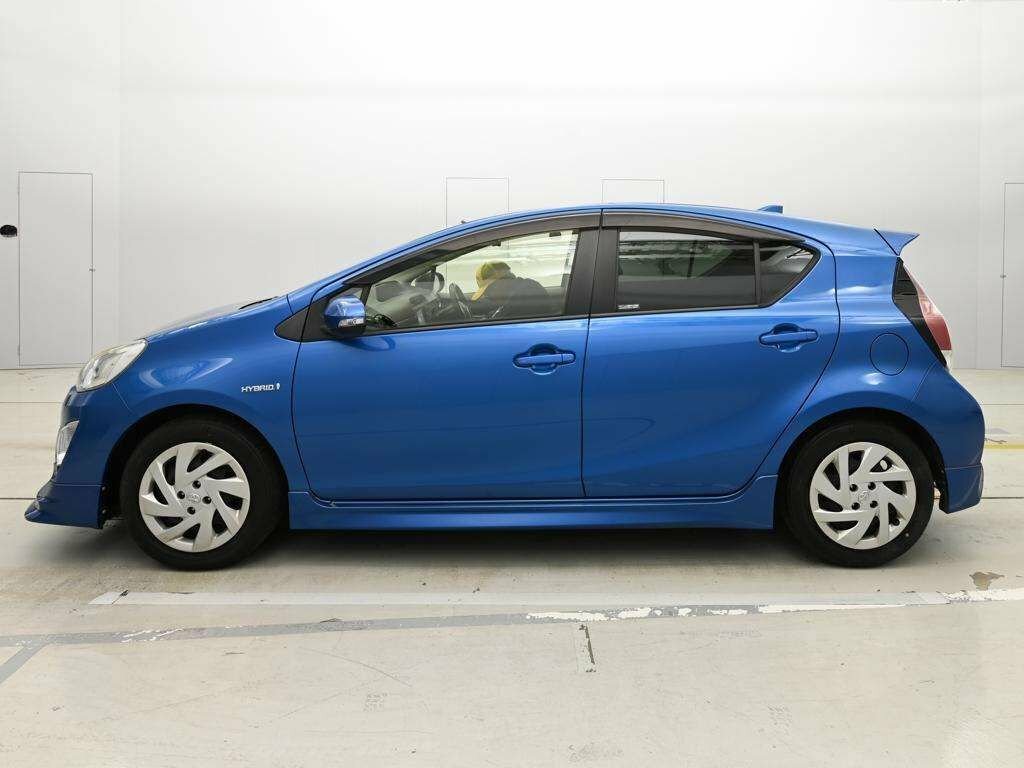 Toyota Aqua Hatchback Blue #4